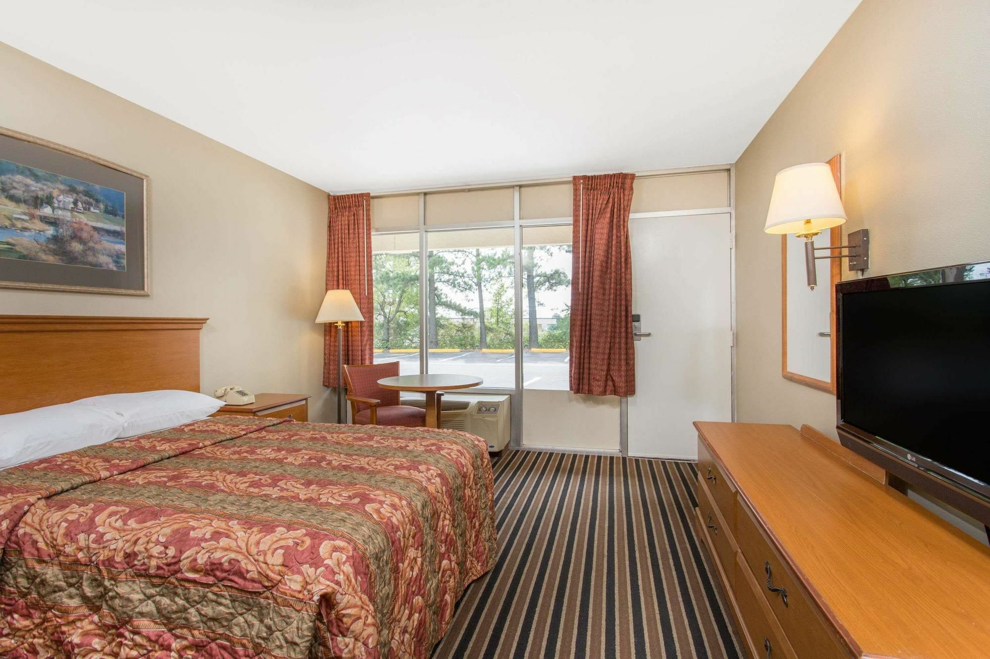 Garden Inn Fredricksburg South フレデリックスバーグ エクステリア 写真