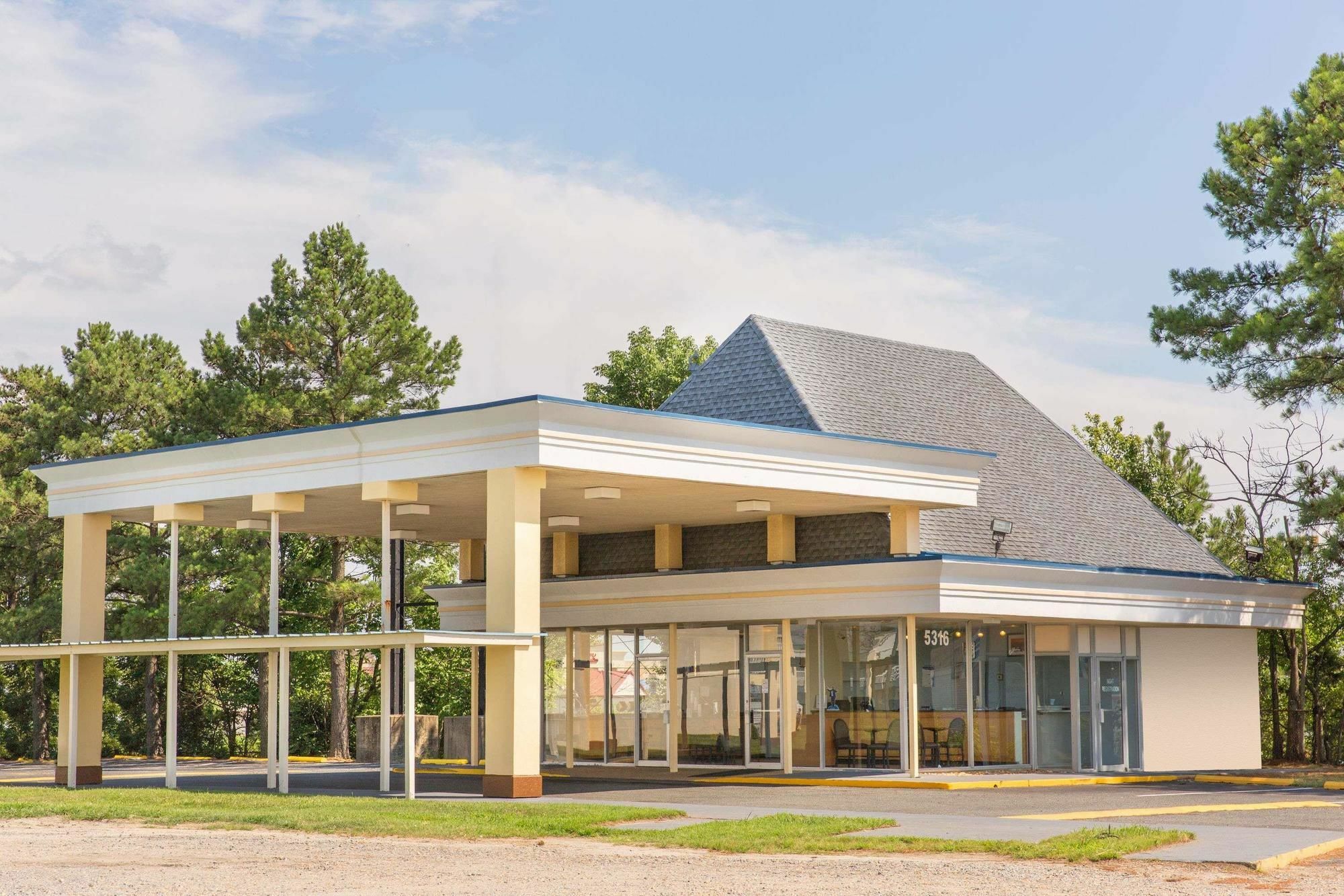 Garden Inn Fredricksburg South フレデリックスバーグ エクステリア 写真