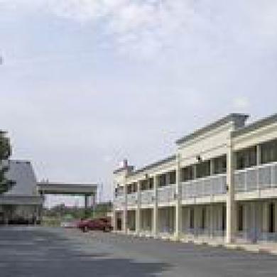 Garden Inn Fredricksburg South フレデリックスバーグ エクステリア 写真