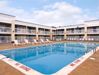 Garden Inn Fredricksburg South フレデリックスバーグ エクステリア 写真